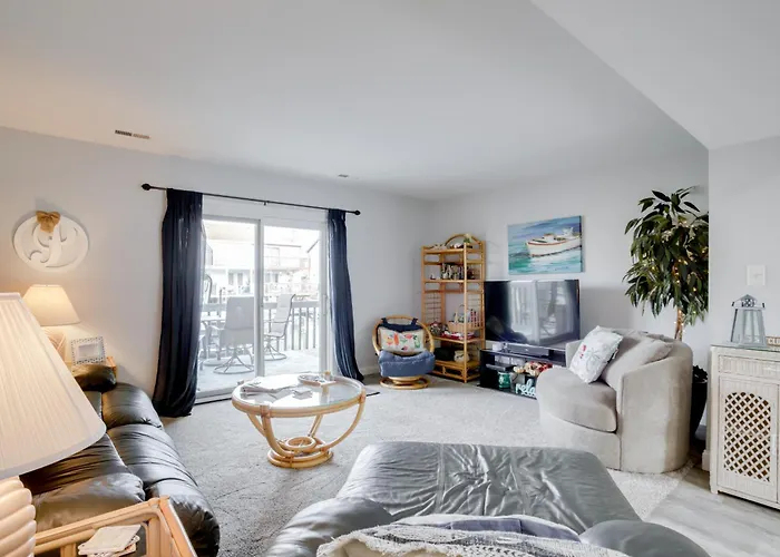 Ferienhaus Harbor-view Balcony, Walk To Beach: Ocean Gem