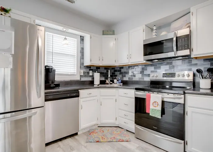 Harbor-view Balcony, Walk To Beach: Ocean Gem * Ocean Stadt